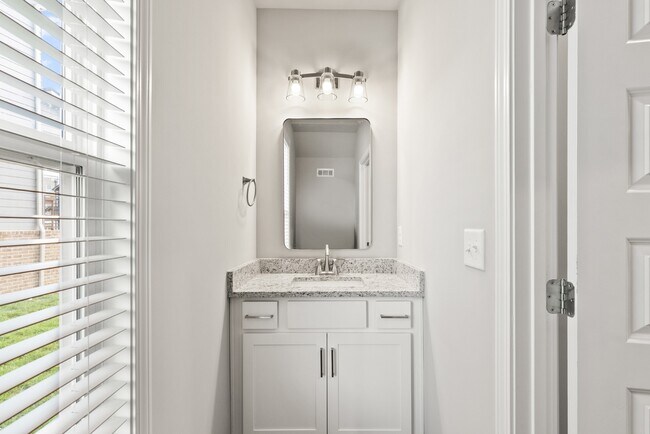 Building Photo - 232 Franklin St