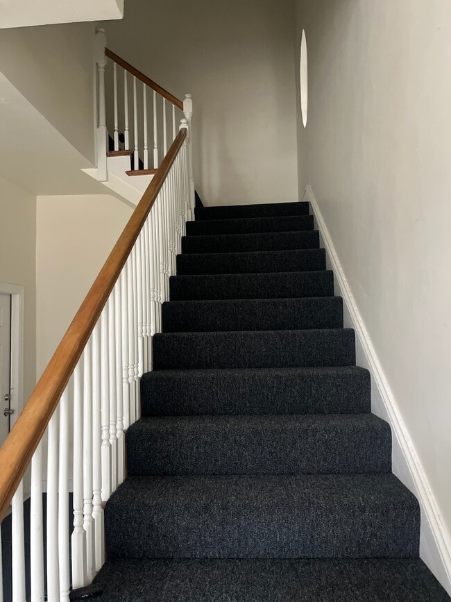 Steps to Unit - 100 N Arthur Ashe Blvd