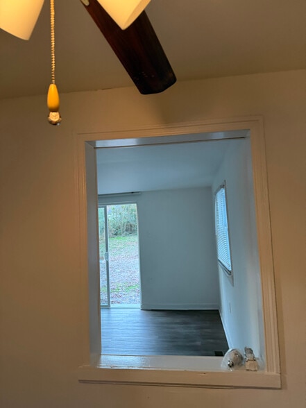 Building Photo - 1428 Hopkins Rd