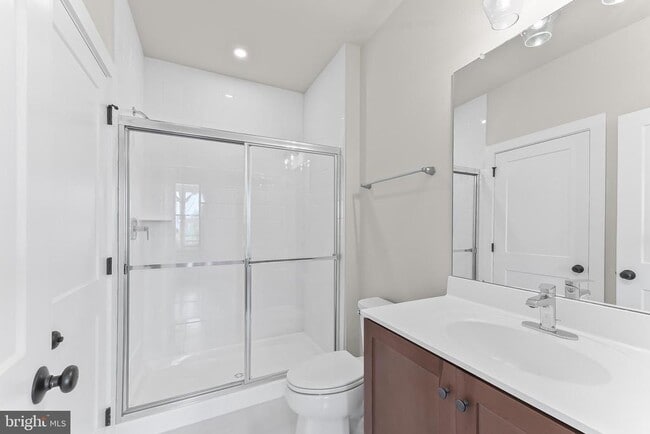 Building Photo - 734 S Matlack St