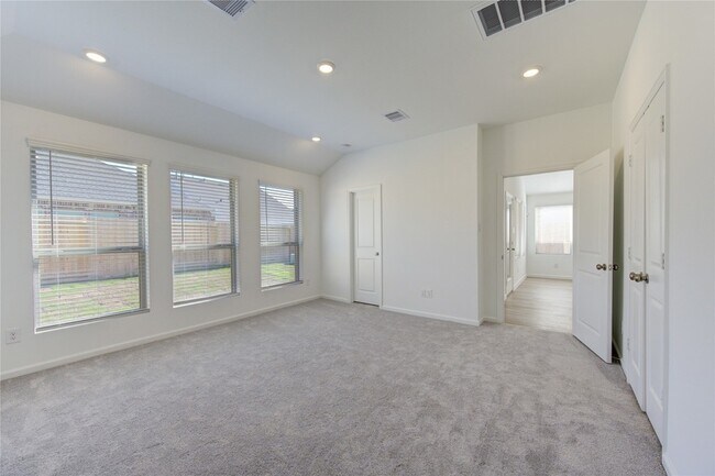 Building Photo - 30347 Tall Fescue Dr