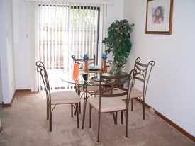 Diningroom - Manchester Townhomes