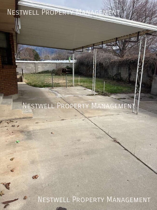 Building Photo - 893 W 1500 N St