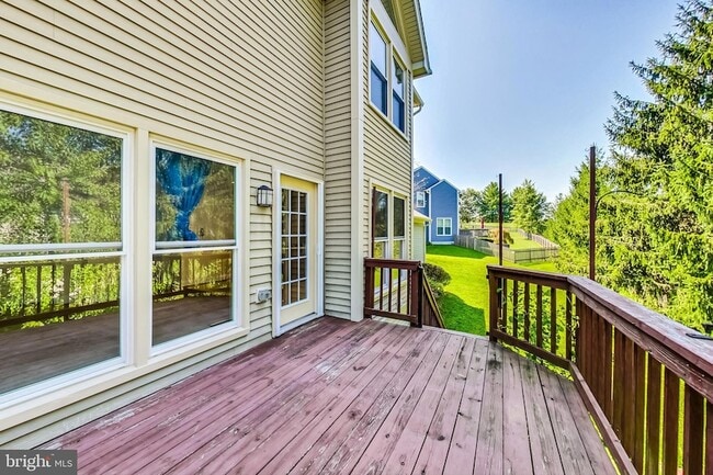 Building Photo - 6104 Cool Spring Terrace S