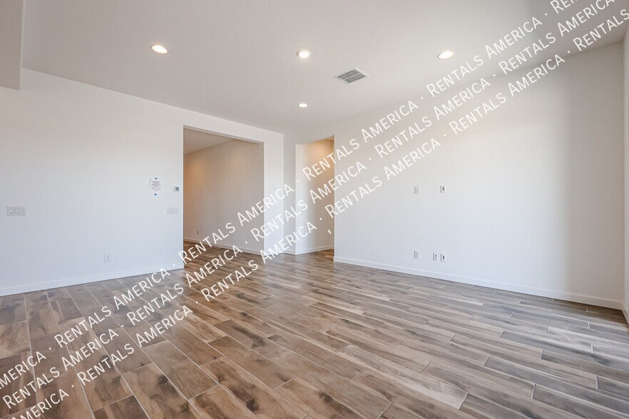 Building Photo - 23075 E Lords Wy