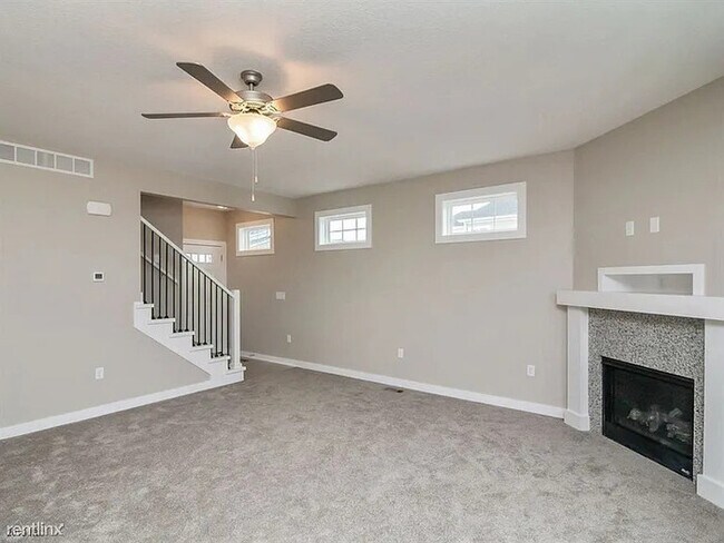 Building Photo - 9676 Turnpoint Dr