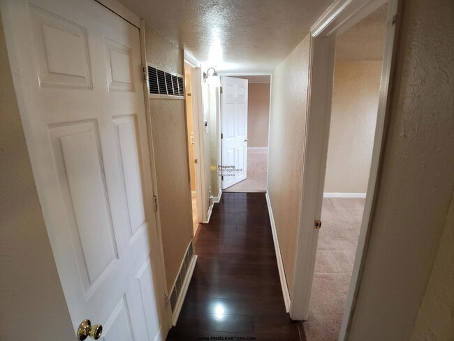 Building Photo - 4288 Hooker St