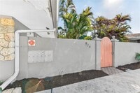 Building Photo - 924 NE 17th Terrace