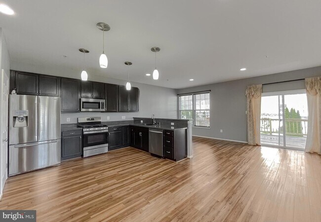 Building Photo - 45571 Catalina Ln