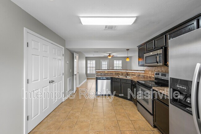 Building Photo - 3019 Burnt Pine Dr