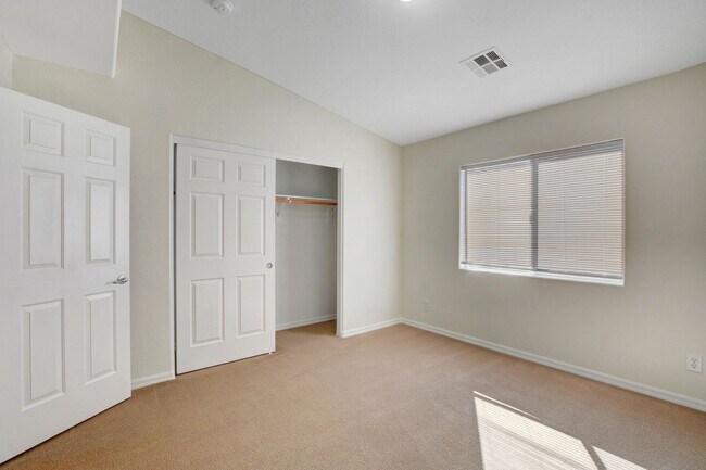 Building Photo - Beautiful Home in Amazing Rhodes Ranch - G...