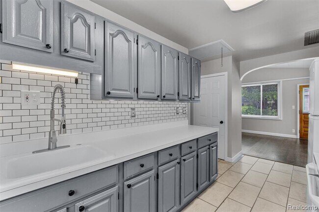 Building Photo - 27361 Delton St