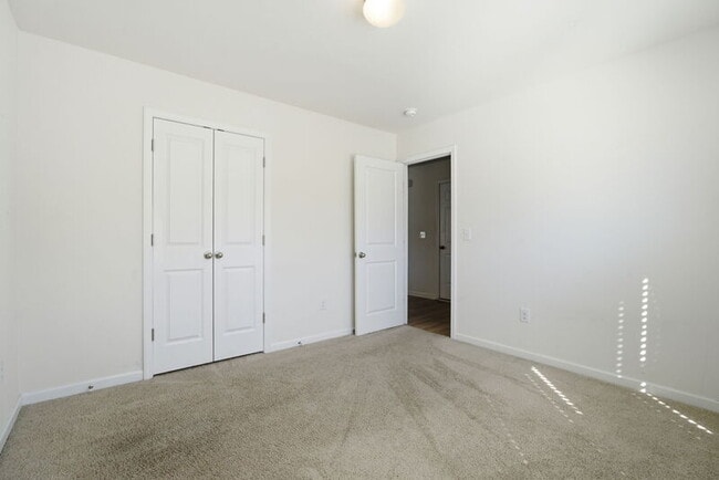Building Photo - 3916 Sabre Ln