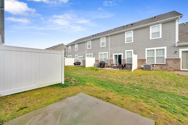 Building Photo - 4228 Gandalf Ln