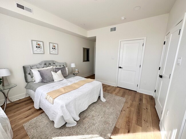 Building Photo - 2430 E Tioga St