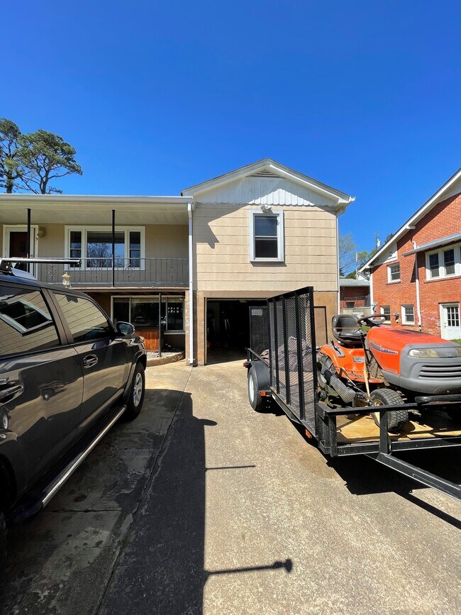 Building Photo - 9 Winston Ave