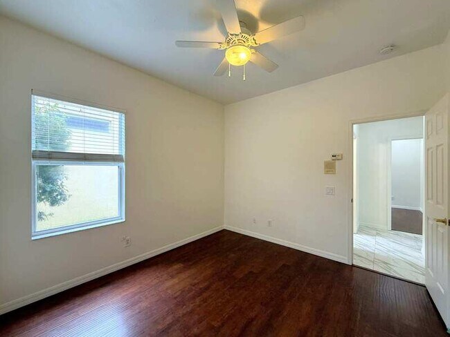 Building Photo - 9512 Greenpointe Dr