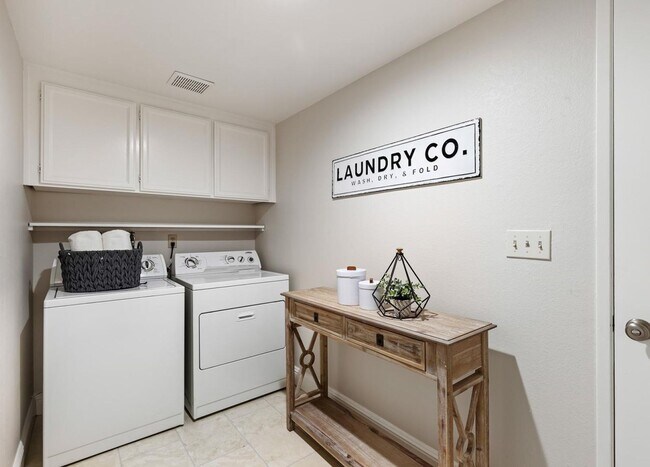 Building Photo - NEW PRICE ! Updated Townhome in Sought Aft...