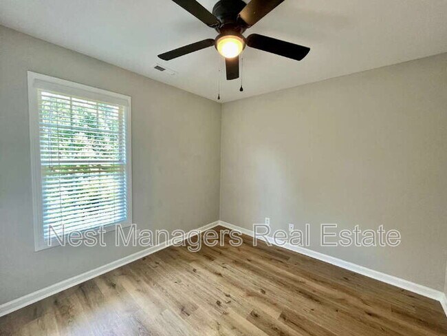 Building Photo - 216 Cobblestone Dr