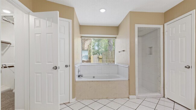 Building Photo - 22503 Holly Branch Dr