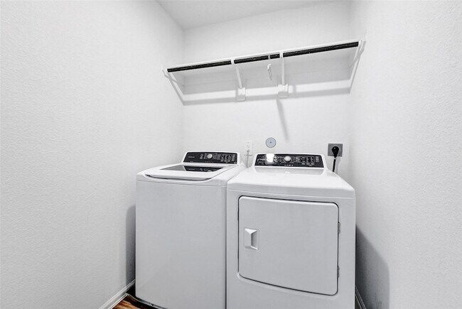 Building Photo - 24027 Wandering Brk Dr