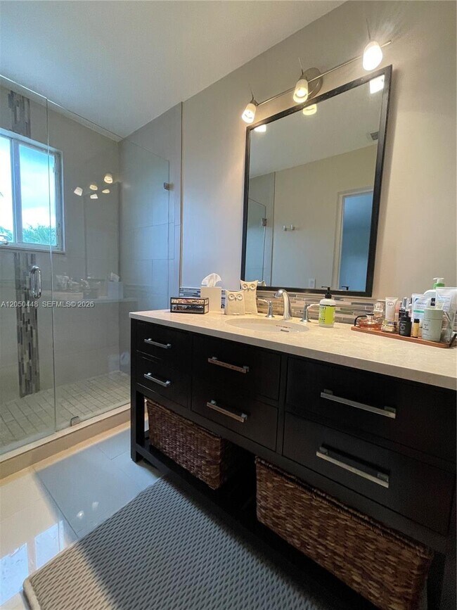 Building Photo - 485 Silver Palm Way