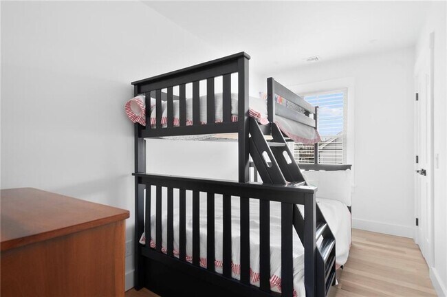 Building Photo - 69 Connection St