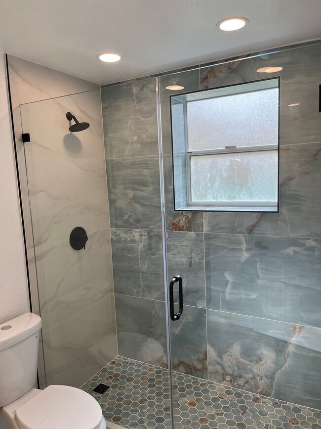 Building Photo - Remodeled Townhome in the Heart of Cupertino!