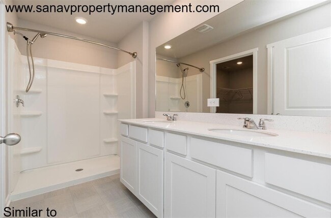 Building Photo - Smart-Tech Modern Home with Open Layout — Price Drop! Now Only $1895/Month