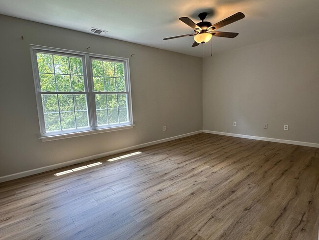 Building Photo - 7 Candlestick Ct