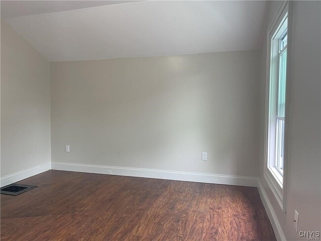 Building Photo - 307 Milton Ave