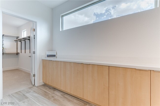 Building Photo - 214 Abbey Hill St