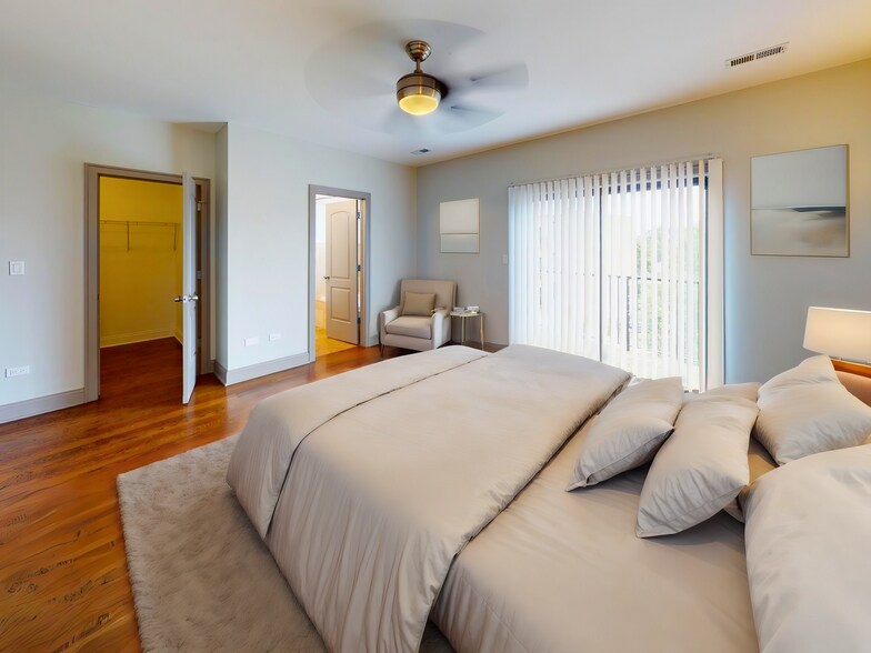 Building Photo - 4237 S Calumet Ave