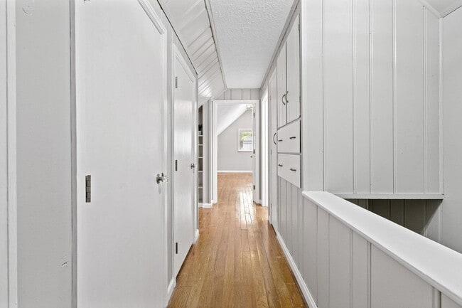 Building Photo - 110 S Bromfield Rd