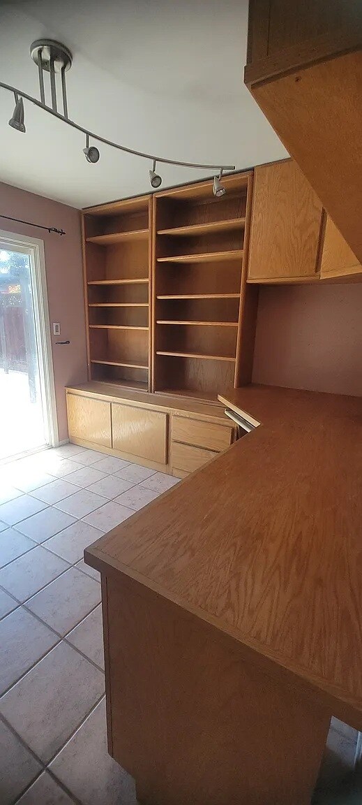 Building Photo - 4120 Cristobal Way
