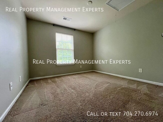 Building Photo - 6564 Hasley Woods Dr