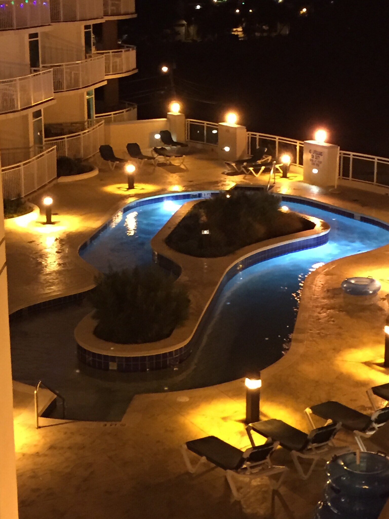 Building Photo - 215 77th Ave N