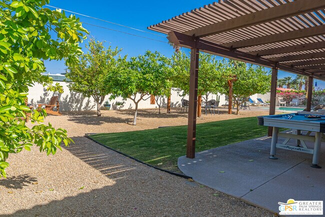 Building Photo - 2342 N San Gorgonio Rd