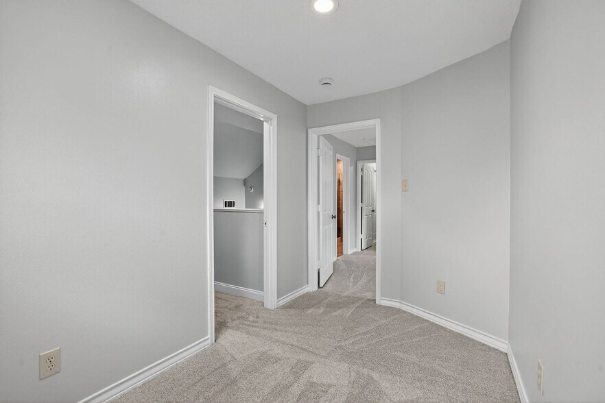 Building Photo - 3705 Whisper Walk