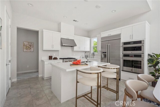 Building Photo - 151 Holliston