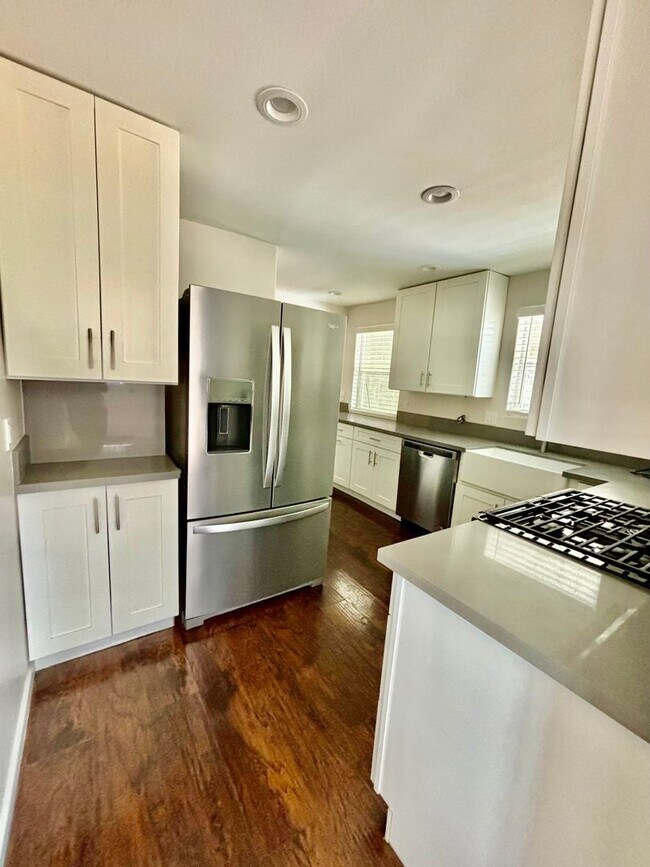 Building Photo - Beautiful 2100 sq ft Prescott home, 4 bed 2 bath with large upstairs loft on almost an acre of land!