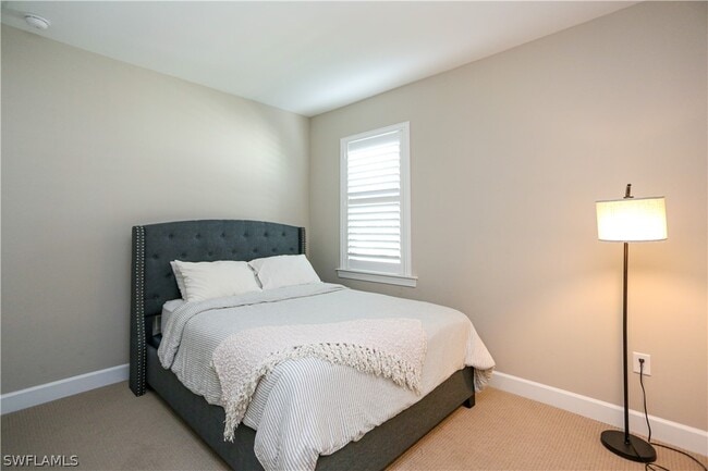 Building Photo - 9716 Everglades Dr