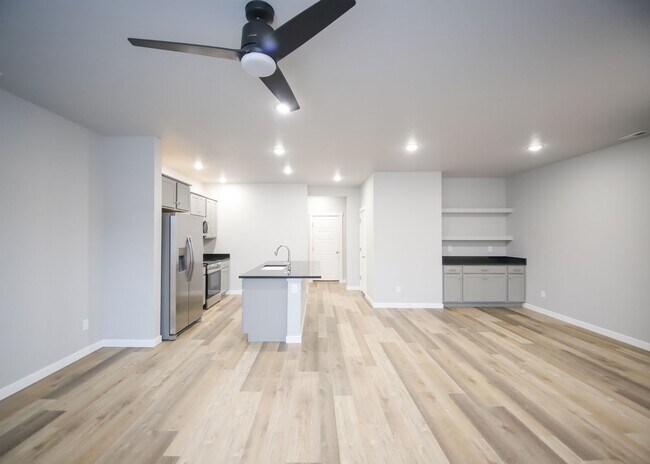 Building Photo - Baraya Townhomes: Modern Townhomes for Ren...