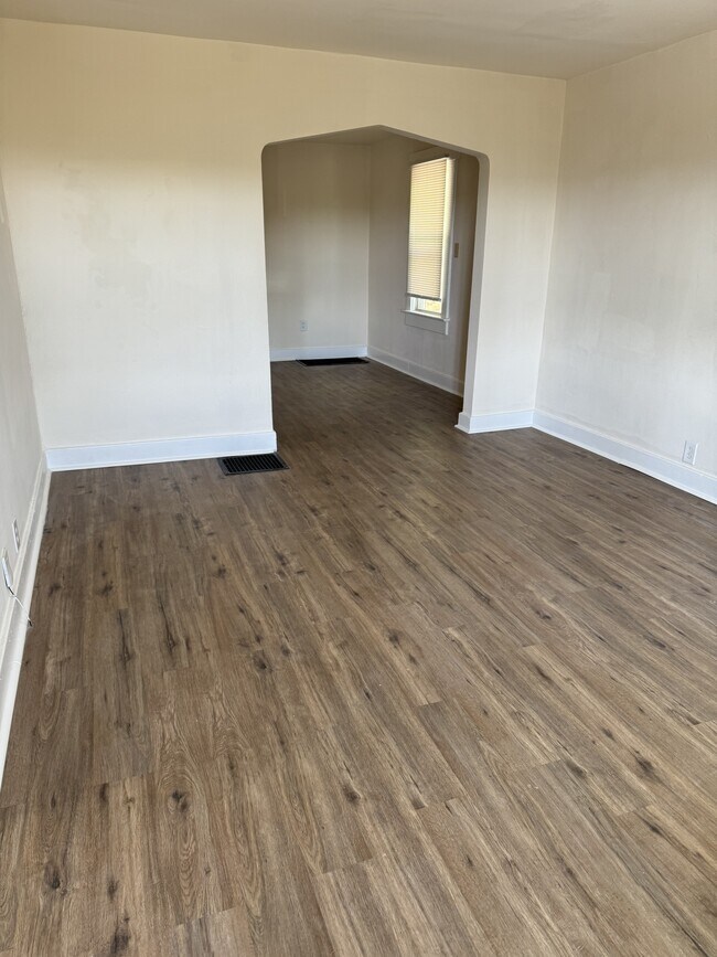 Building Photo - 1723 McArthur Ave