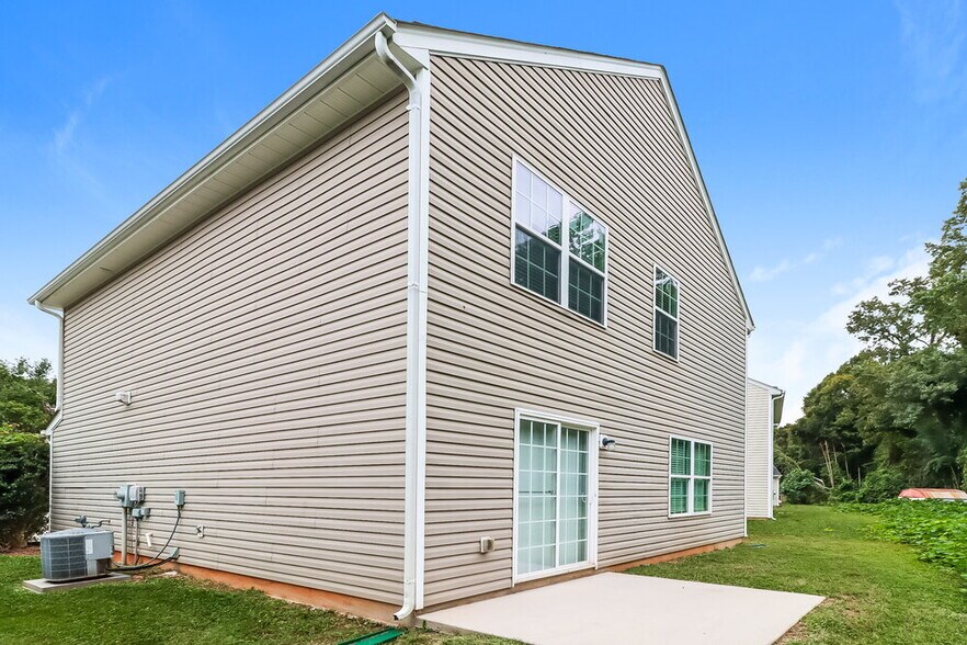 Building Photo - 6225 Summerour Place