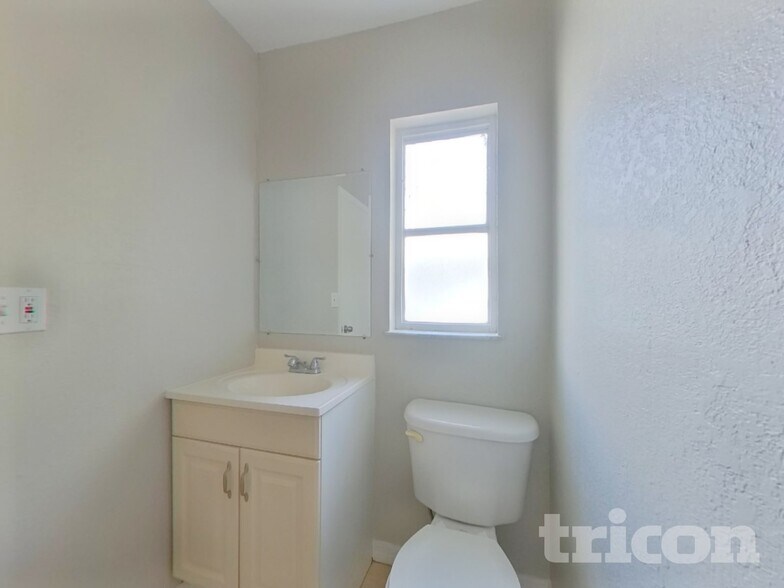 Building Photo - 301 Terrace Dr E