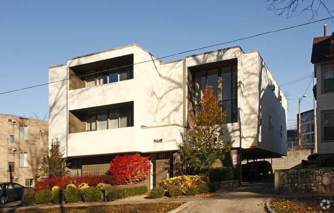 Primary Photo - 507 Hill St