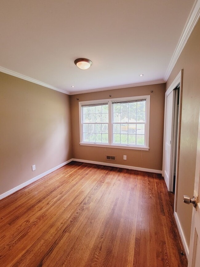 Building Photo - 1317 Dunston Ave