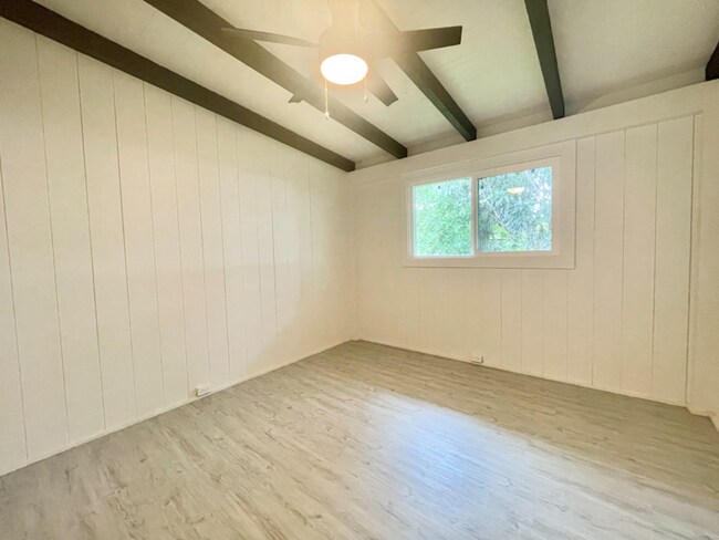Building Photo - 1508 Keolu Dr