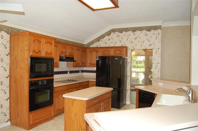 Building Photo - 1513 Tanglewood Dr